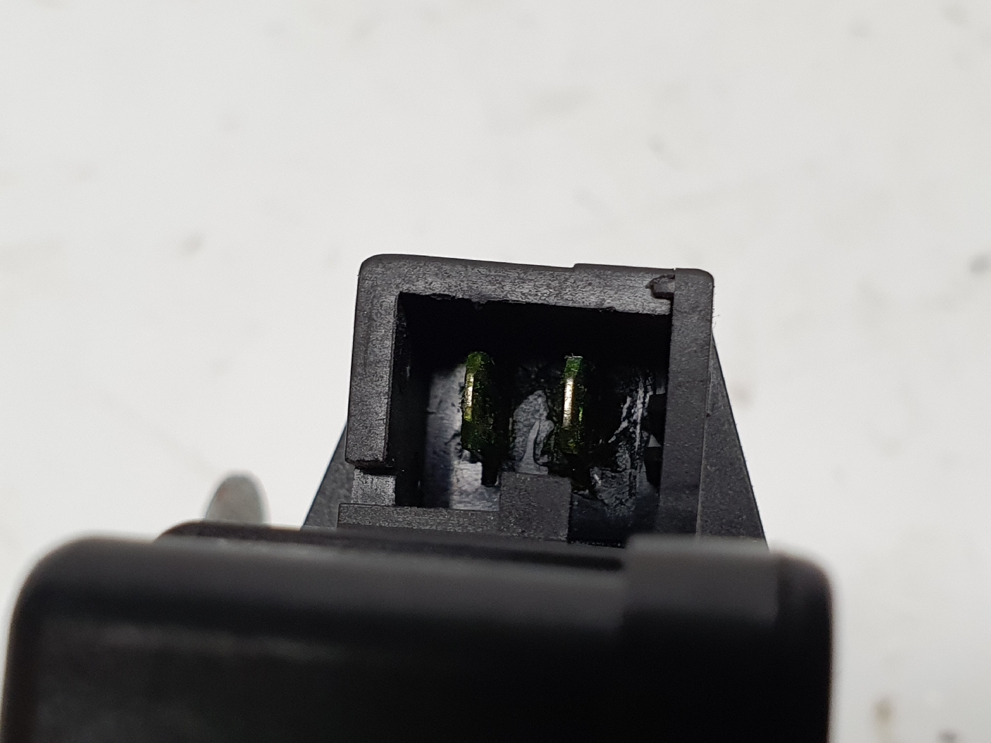 Motor Fecho Mala PEUGEOT 107 Imagem-3