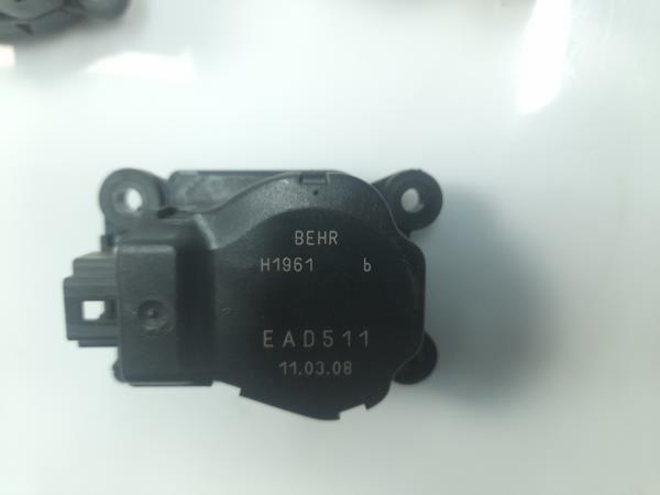 Motor del compuerta de la calefacción CITROËN C4 I (LC_) Imagem-3