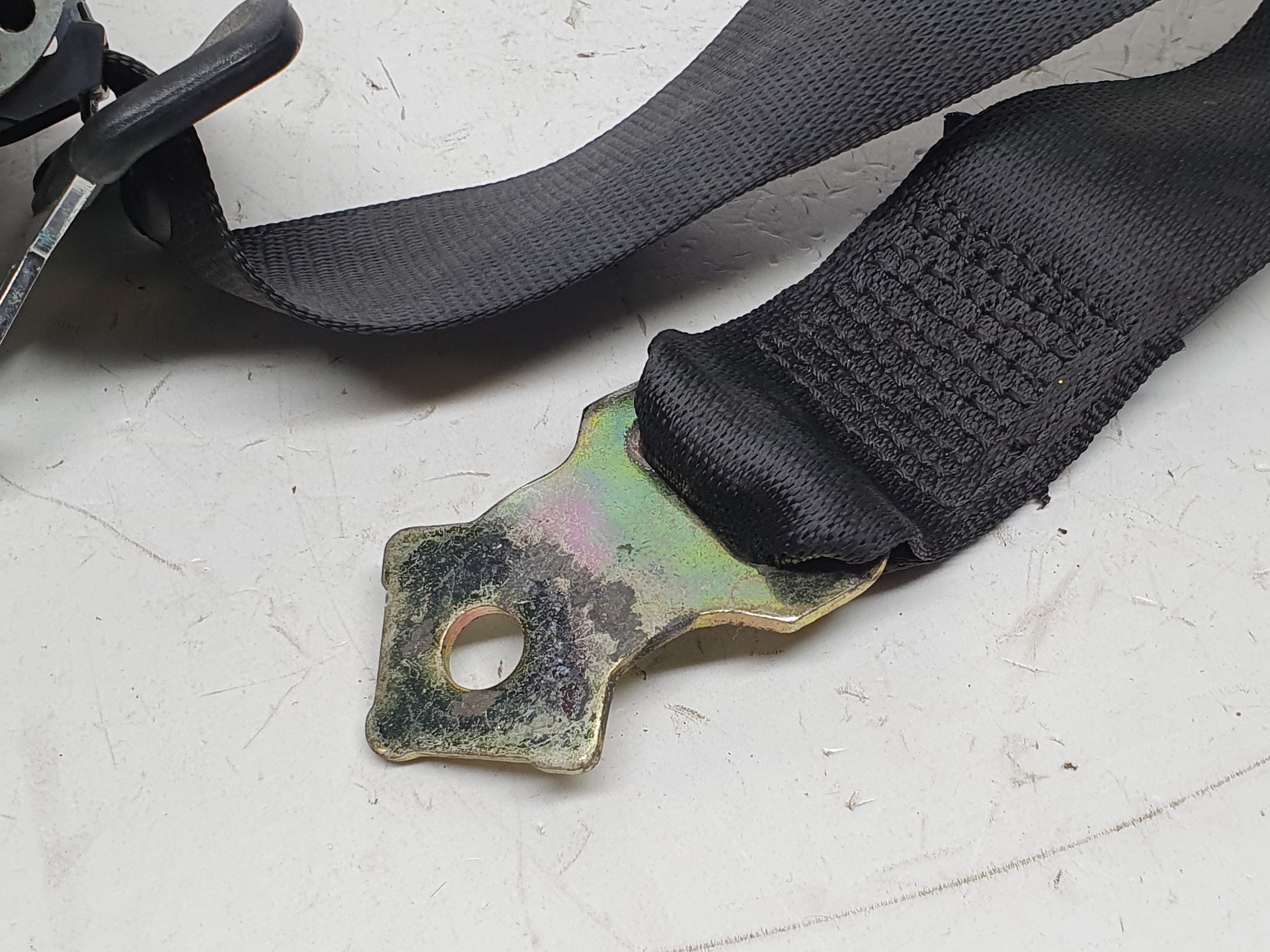 Left rear seatbelt BMW 3 (E46) Imagem-1