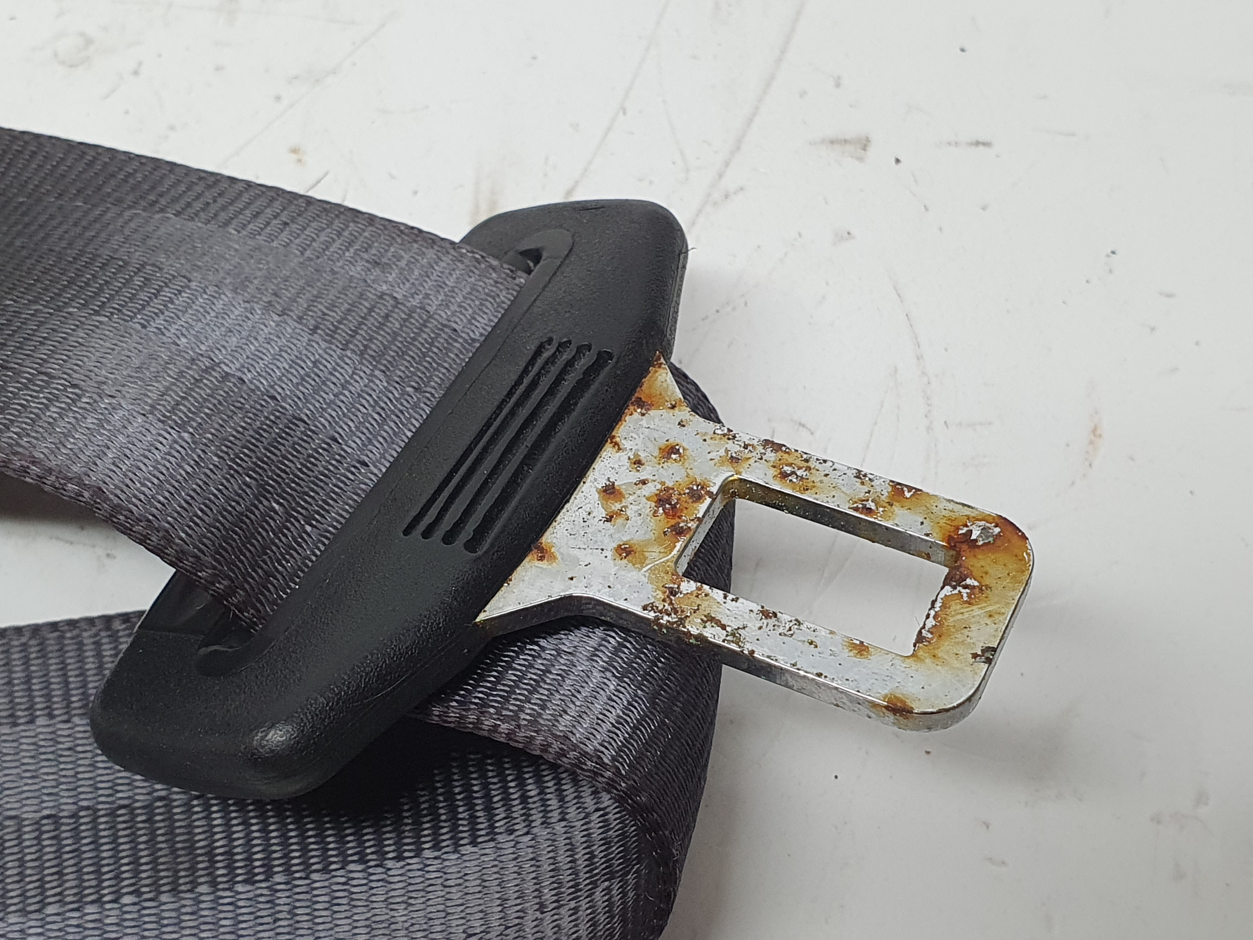 Left rear seatbelt AUDI A4 (8D2, B5) Imagem-2