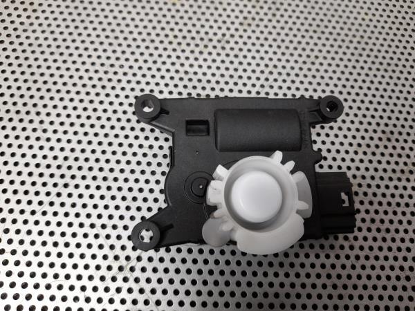 Motor del compuerta de la calefacción RENAULT Megane III Grandtour Société (KZ0/1) Imagem-2