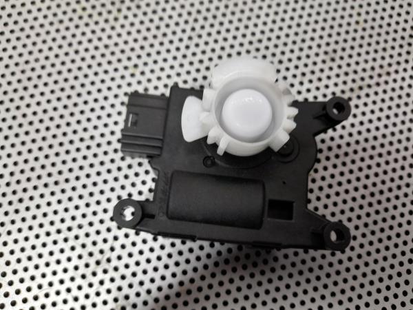 Motor del compuerta de la calefacción RENAULT Megane III Grandtour Société (KZ0/1) Imagem-4