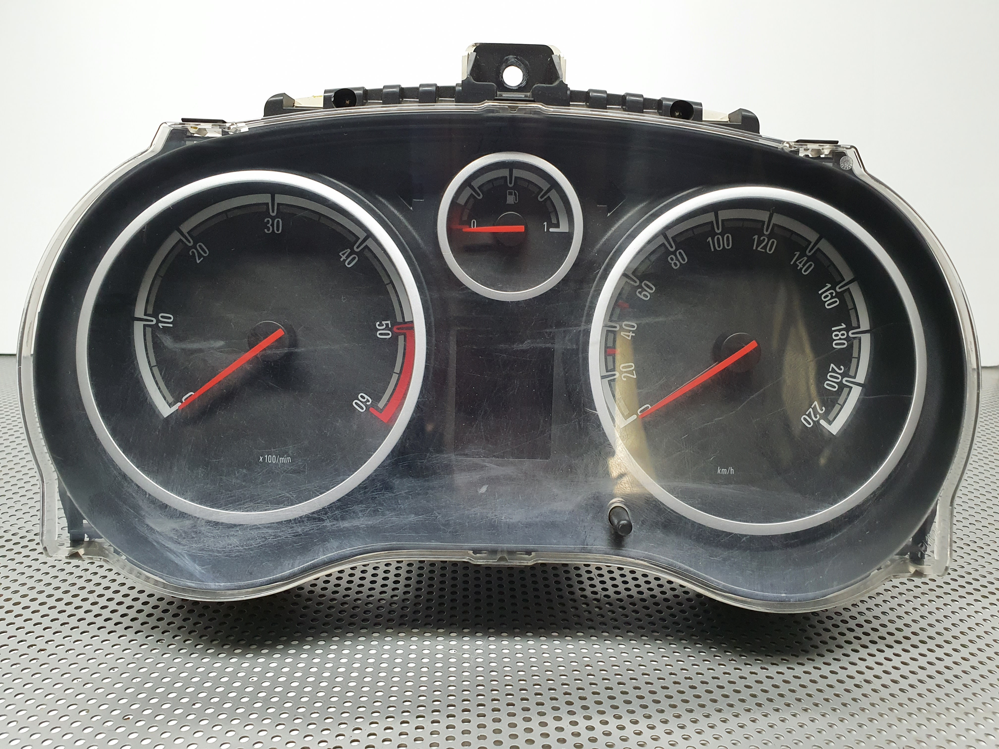 Quadrante / painel de instrumentos OPEL Corsa D Imagem-1 Quadrante / painel de instrumentos OPEL Corsa D Imagem-1