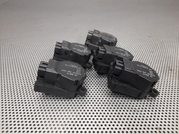 Motor del compuerta de la calefacción PEUGEOT 407 SW (6E_) Imagem-1