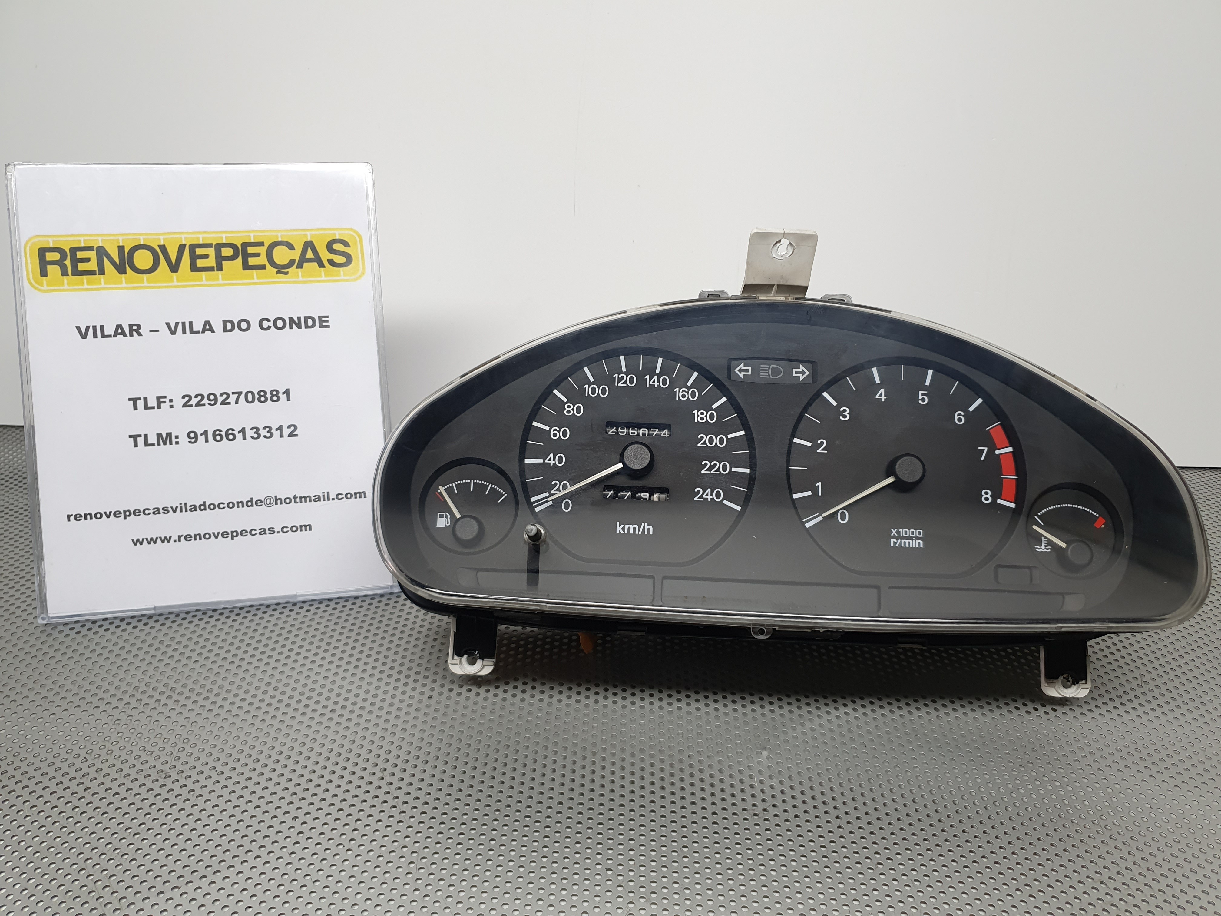 Quadrante / painel de instrumentos MITSUBISHI Carisma Hatchback (DA_) Imagem-0 Quadrante / painel de instrumentos MITSUBISHI Carisma Hatchback (DA_) Imagem-0