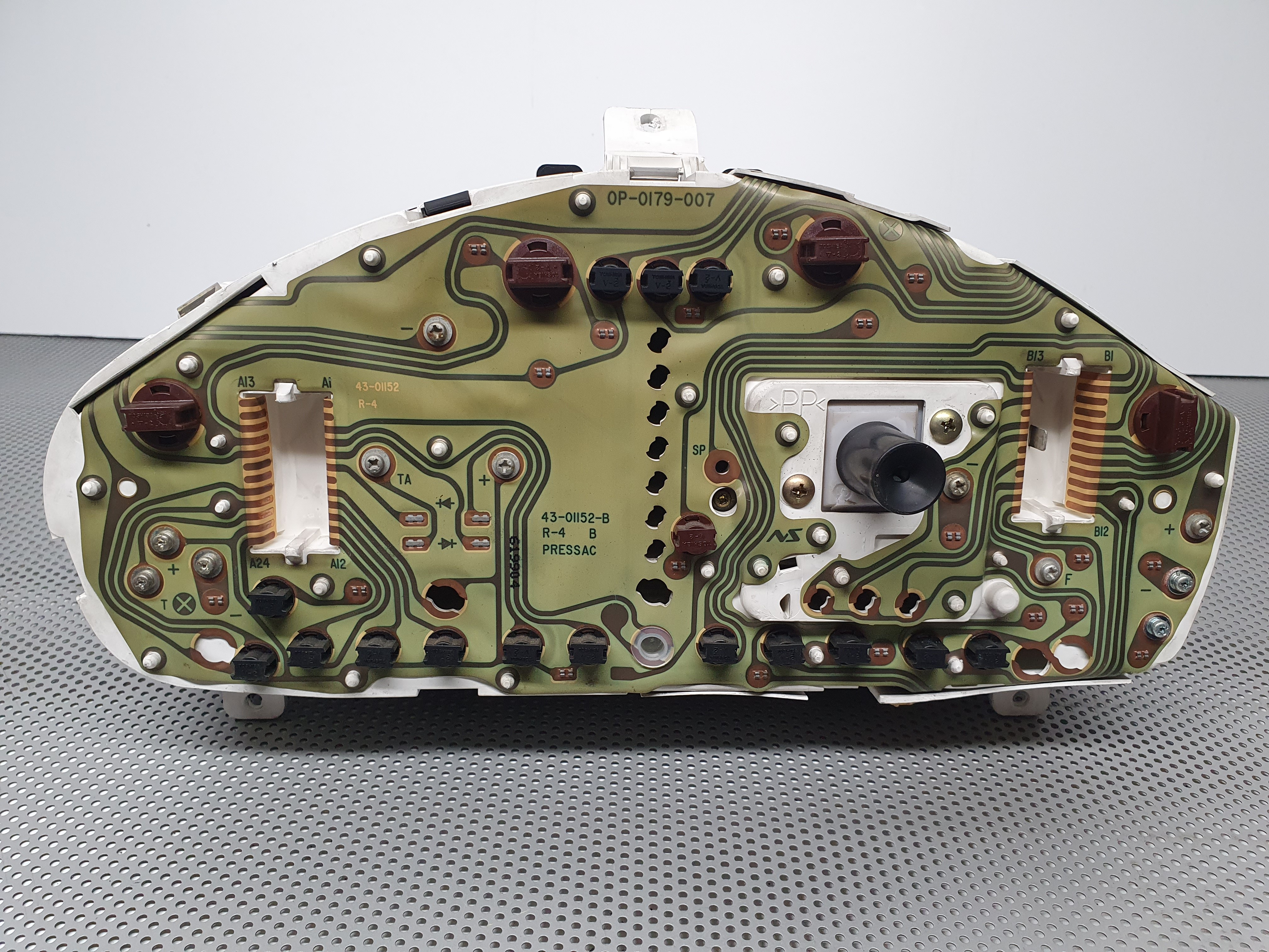 Quadrante / painel de instrumentos MITSUBISHI Carisma Hatchback (DA_) Imagem-3 Quadrante / painel de instrumentos MITSUBISHI Carisma Hatchback (DA_) Imagem-3