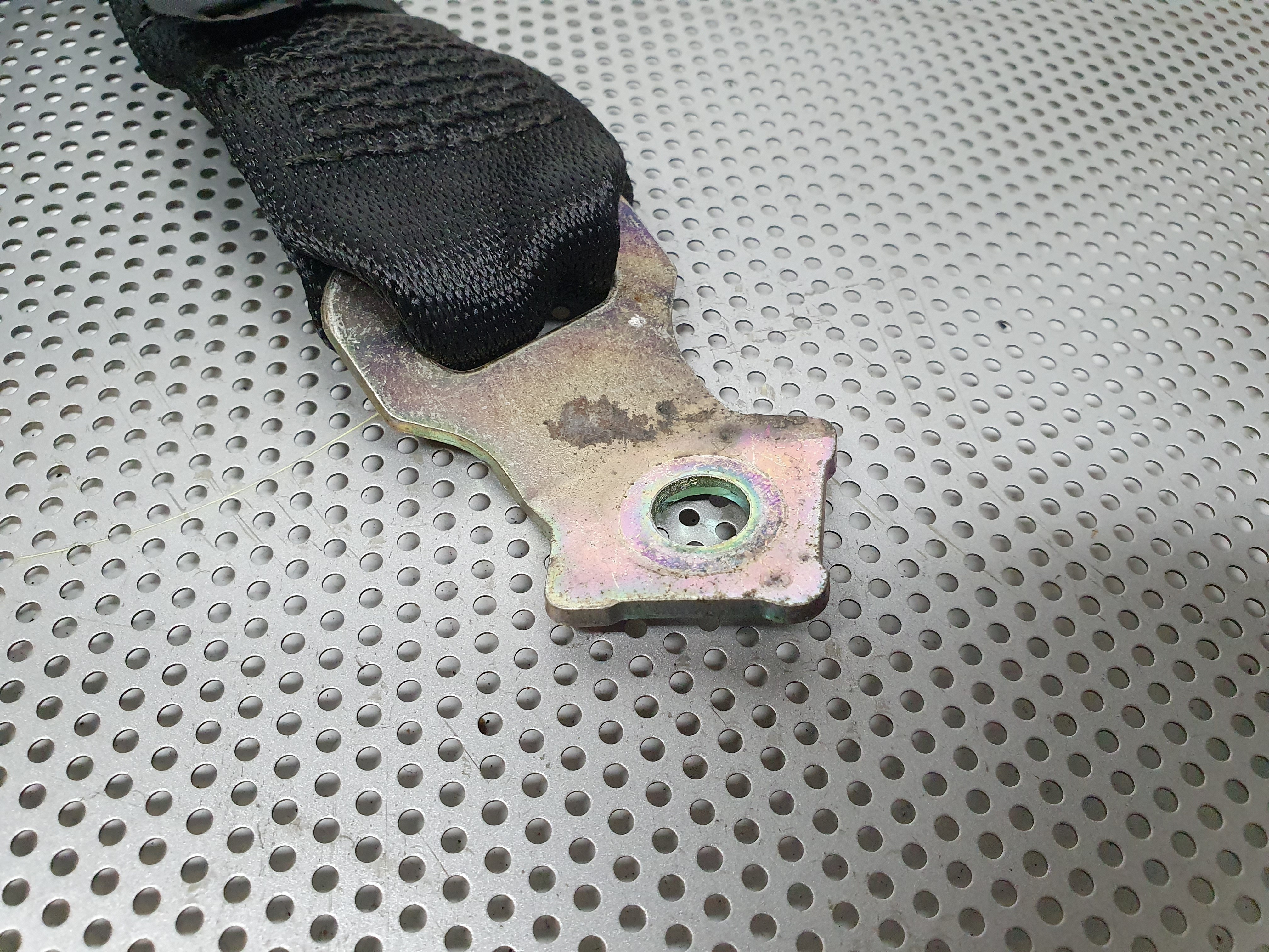 Left rear seatbelt BMW 3 (E46) Imagem-1