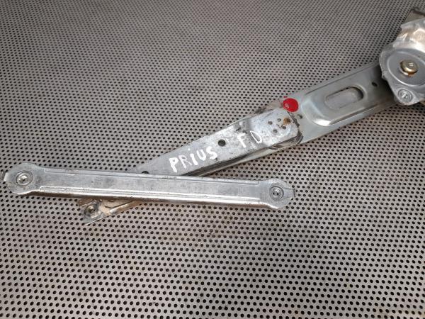 Elevador vidros frente direito TOYOTA Prius Hatchback (_W2_) Imagem-1
