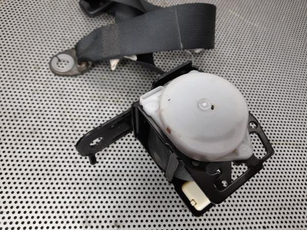 Right rear seatbelt TOYOTA Corolla Hatchback (_E12_) Imagem-4