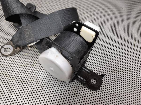 Right rear seatbelt TOYOTA Corolla Hatchback (_E12_) Imagem-2