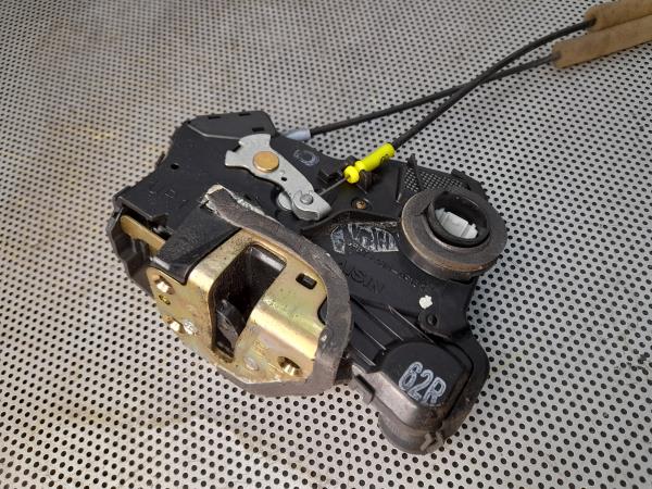 Fechadura / fecho porta frente direito TOYOTA Corolla Hatchback (_E12_) Imagem-4