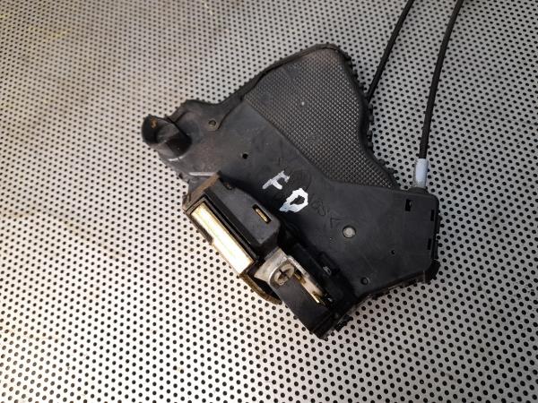 Fechadura / fecho porta frente direito TOYOTA Corolla Hatchback (_E12_) Imagem-7