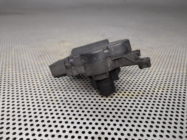 Motor del compuerta de la calefacción FIAT Grande Punto (199_) Imagem-1