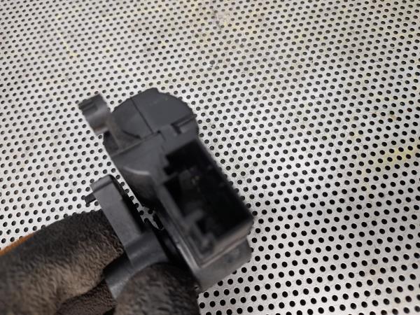 Motor del compuerta de la calefacción FIAT Grande Punto (199_) Imagem-4