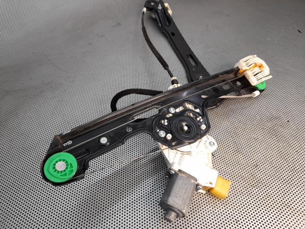 Elevador vidros frente direito BMW 1 (E87) Imagem-4