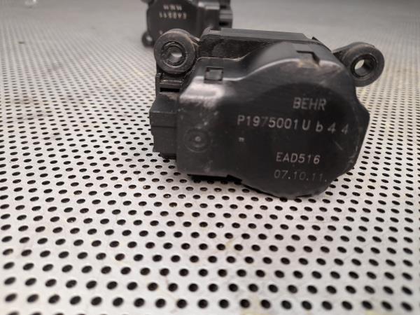 Motor del compuerta de la calefacción CITROËN DS3 Imagem-8