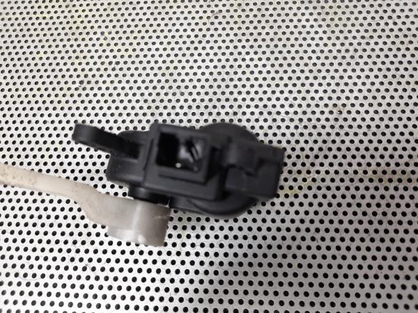 Motor del compuerta de la calefacción FORD Fiesta VI (CB1, CCN) Imagem-3