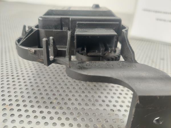 Motor del compuerta de la calefacción SEAT Ibiza IV (6J5, 6P1) Imagem-3