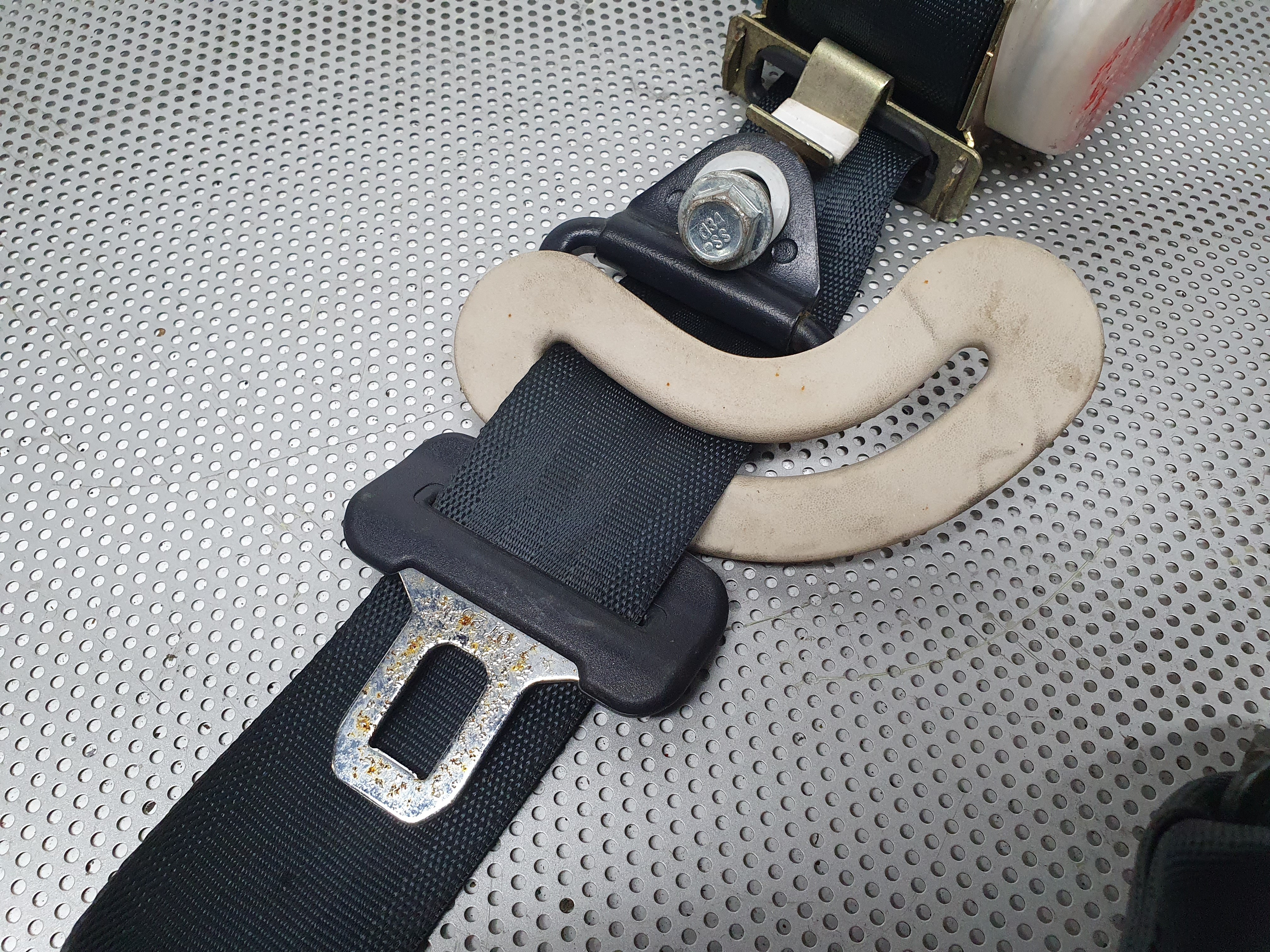 Left rear seatbelt HYUNDAI Getz (TB) Imagem-2