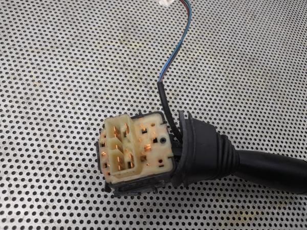 Conjunto / manetes de luzes e limpa vidros CHEVROLET Spark (M300) Imagem-2 Conjunto / manetes de luzes e limpa vidros CHEVROLET Spark (M300) Imagem-2