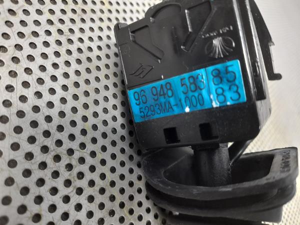 Conjunto / manetes de luzes e limpa vidros CHEVROLET Spark (M300) Imagem-2 Conjunto / manetes de luzes e limpa vidros CHEVROLET Spark (M300) Imagem-2