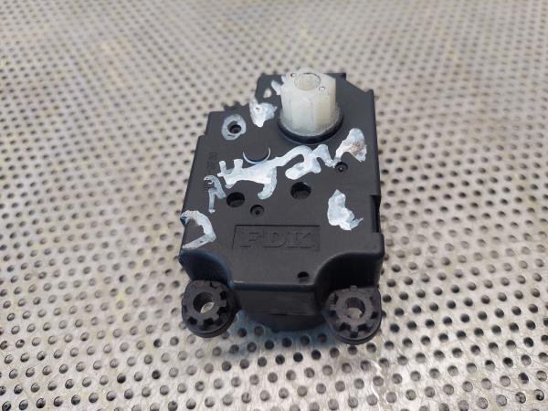 Motor del compuerta de la calefacción RENAULT Megane III Grandtour (KZ0/1) Imagem-4