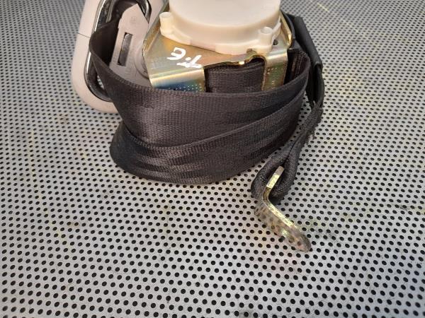 Left rear seatbelt VOLKSWAGEN Caddy III Kombi (2KB, 2KJ, 2CB, 2CJ) Imagem-2