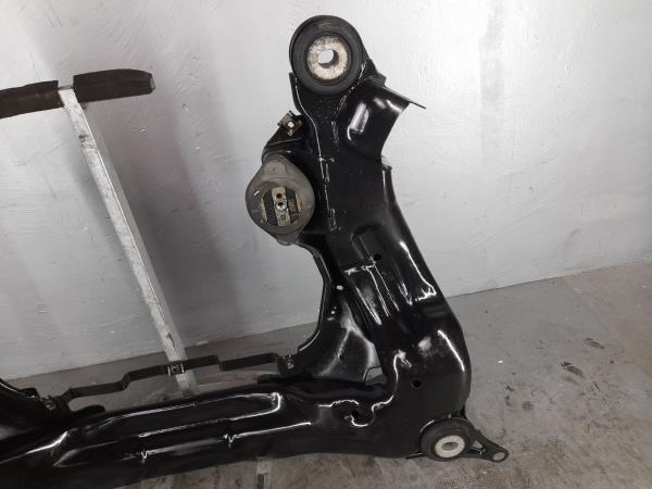 Subchasis delantero VOLKSWAGEN Passat Variant (3B5) Imagem-1