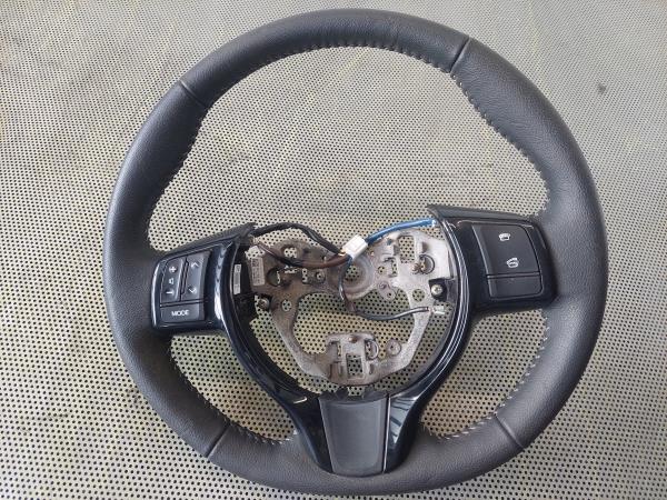 Volante de dirección TOYOTA Yaris (_P15_) Imagem-1