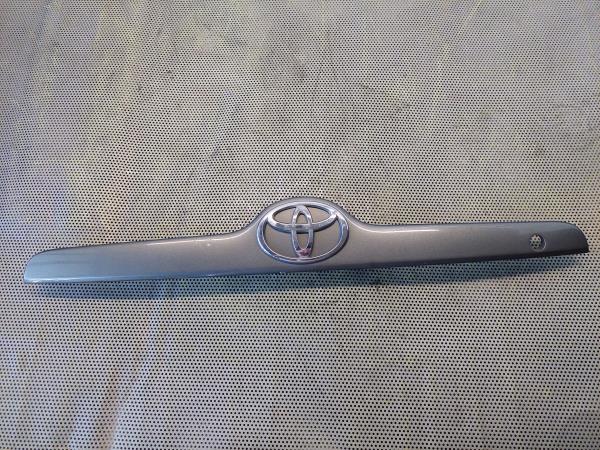 Friso / Frisos TOYOTA Corolla Hatchback (_E12_) Imagem-1 Friso / Frisos TOYOTA Corolla Hatchback (_E12_) Imagem-1