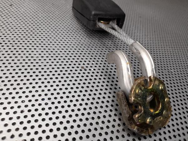 Hebilla de cinturón trasero izquierdo AUDI A4 Avant (8E5, B6) Imagem-3