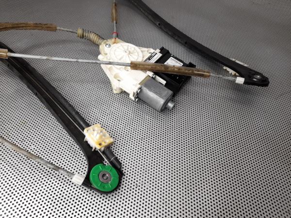 Elevador vidros frente direito AUDI A3 (8P1) Imagem-1