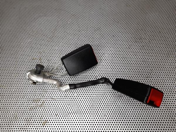 Hebilla de cinturón trasero izquierdo AUDI A3 (8P1) Imagem-1