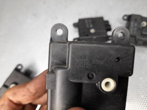 Motor del compuerta de la calefacción NISSAN Qashqai/Qashqai+2 I (J10, JJ10) Imagem-7