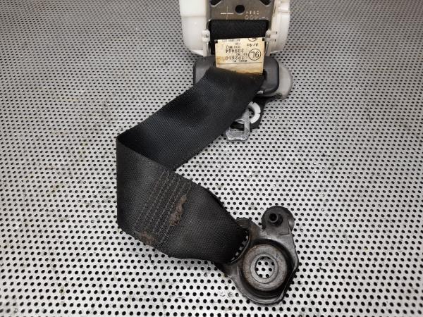 Left rear seatbelt TOYOTA Yaris (_P9_) Imagem-1