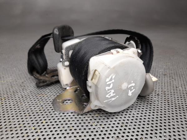 Right rear seatbelt TOYOTA Yaris (_P9_) Imagem-1