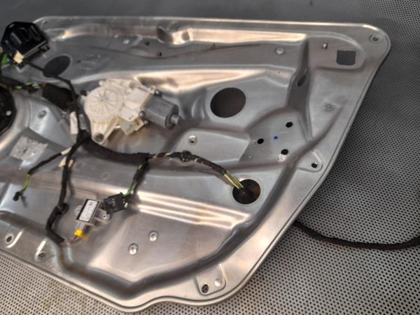 Elevador vidros frente direito MERCEDES-BENZ Classe C (W204) Imagem-2