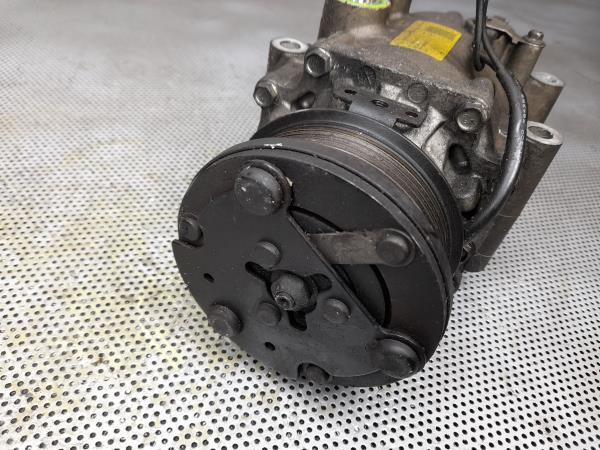 Compressor AC FORD Fiesta V (JH_, JD_) Imagem-8 Compressor AC FORD Fiesta V (JH_, JD_) Imagem-8