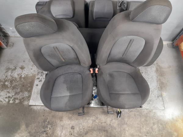 Conjunto de bancos FIAT Bravo II (198_) Imagem-1 Conjunto de bancos FIAT Bravo II (198_) Imagem-1