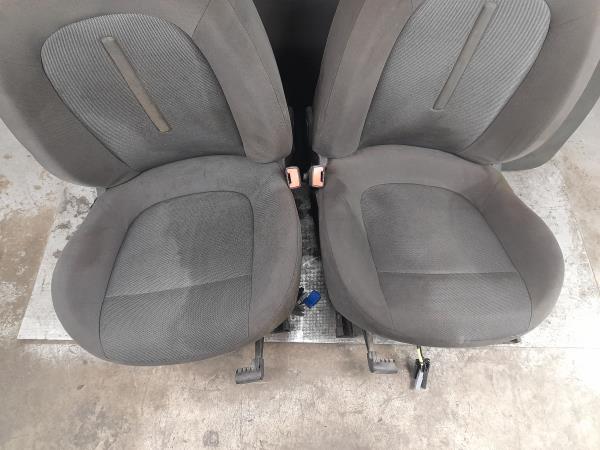 Conjunto de bancos FIAT Bravo II (198_) Imagem-3 Conjunto de bancos FIAT Bravo II (198_) Imagem-3