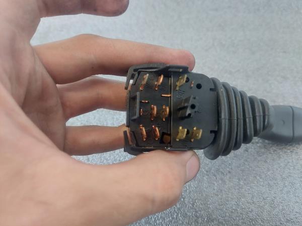 Conjunto / manetes de luzes e limpa vidros SKODA Felicia I Hatchback (791) Imagem-1