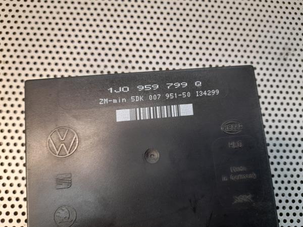 Módulo confort VOLKSWAGEN Golf IV (1J1) Imagem-3