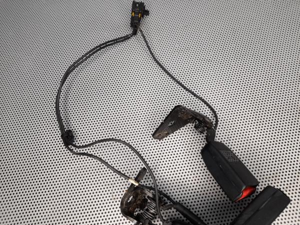 Hebilla de cinturón trasero izquierdo PEUGEOT 207 SW (WK_) Imagem-4