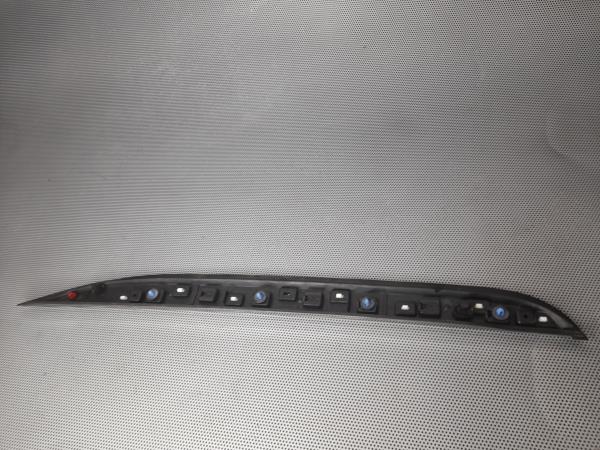 Friso / Frisos PEUGEOT 2008 I (CU_) Imagem-1 Friso / Frisos PEUGEOT 2008 I (CU_) Imagem-1
