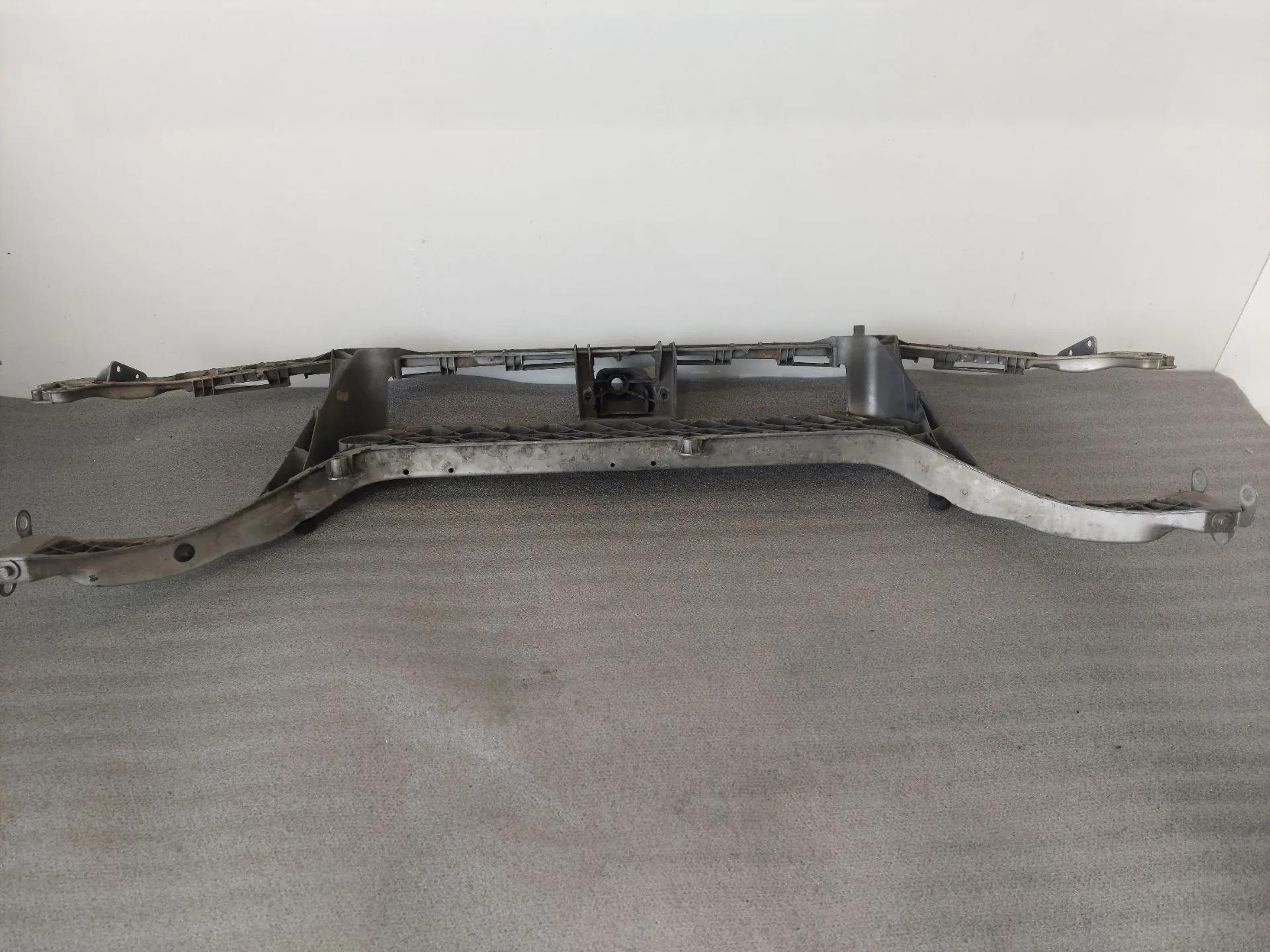 Frente em fibra ou chapa FORD Focus I Carrinha Van (DNW) Imagem-1