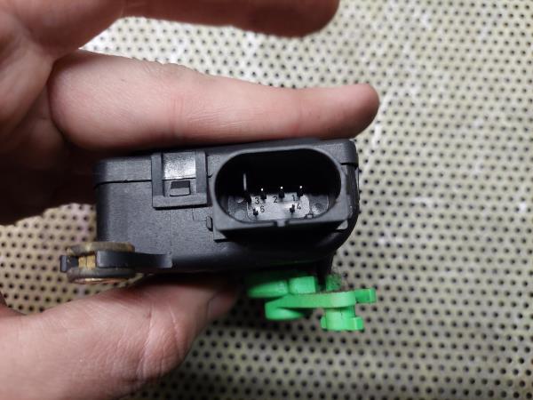 Motor del compuerta de la calefacción VOLKSWAGEN Bora (1J2) Imagem-2