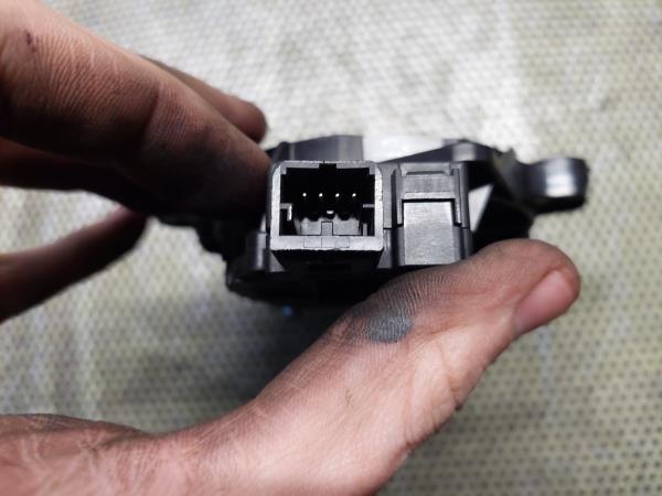 Motor del compuerta de la calefacción BMW 1 (F21) Imagem-2