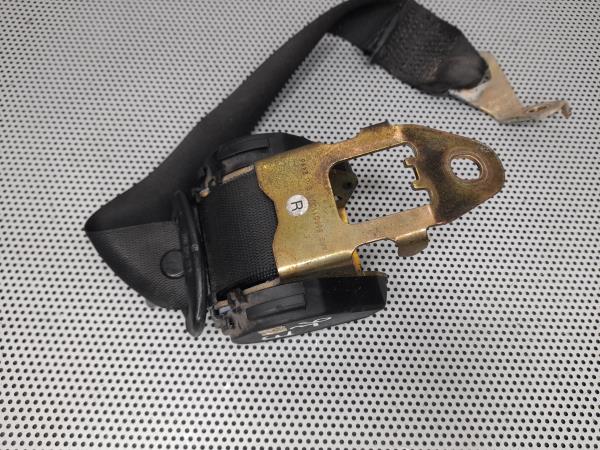 Right rear seatbelt BMW 3 Touring (E36) Imagem-1