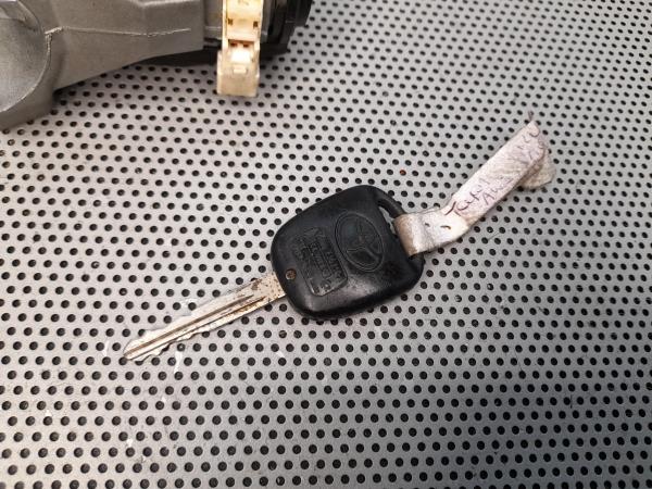 Bombín de encendido TOYOTA Yaris (_P9_) Imagem-1