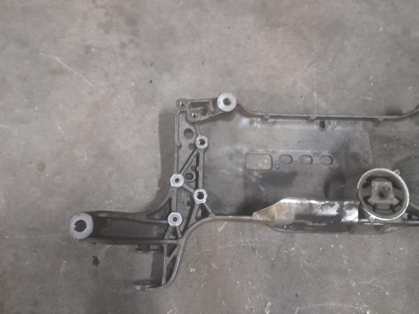 Subchasis delantero VOLKSWAGEN Passat (3C2) Imagem-1